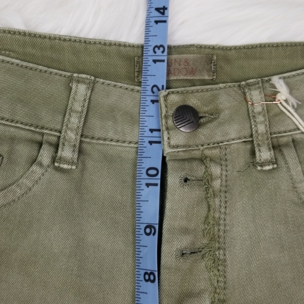 Sun & Shadow High Rise Button Fly Denim Shorts - Picture 4 of 5